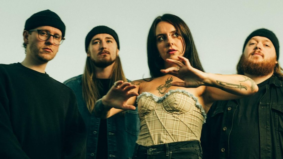 KNIFE BRIDE, nouveau vidéoclip « Alone At The Altar » à découvrir