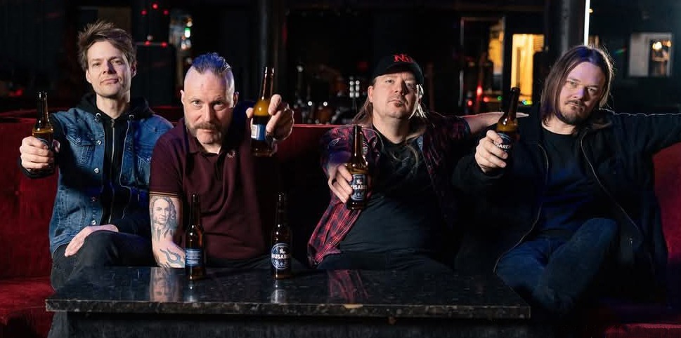 MUSTASCH, nouveau single « Someone Has to Pay » à découvrir