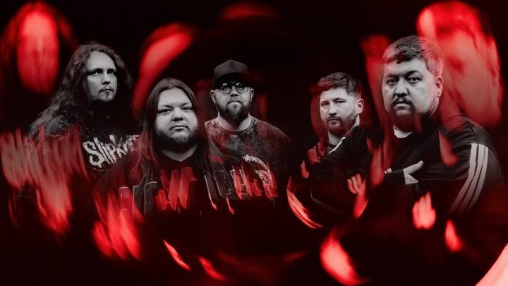 DE’LOUR, nouveau vidéoclip « Long May You Reign » à découvrir