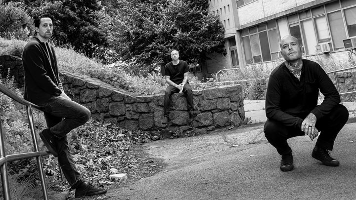 HELD., avec les membres de THE SLEEPING & COHEED AND CAMBRIA, nouveau vidéoclip « Constant Tension » à découvrir, premier album en 2026