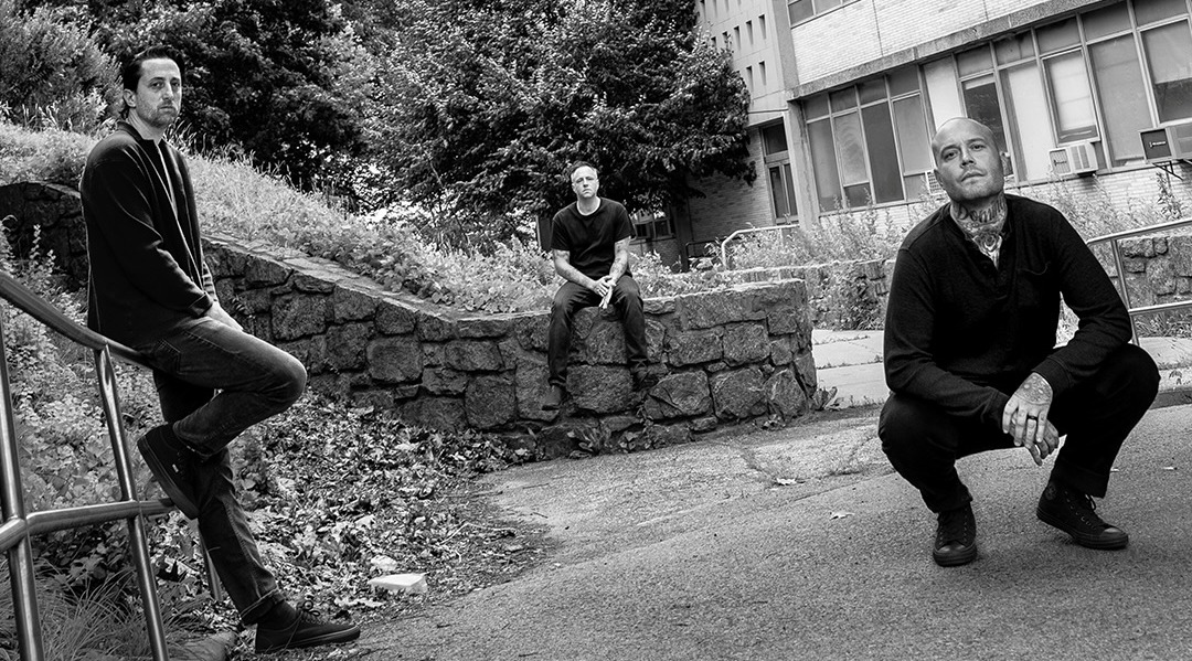 HELD., avec les membres de THE SLEEPING & COHEED AND CAMBRIA, nouveau vidéoclip « Constant Tension » à découvrir, premier album en 2026