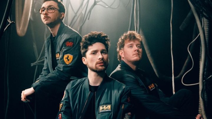 HOLDING ABSENCE, nouveau vidéoclip « Whisper Of A Dream » à découvrir, signature chez Sumerian Records