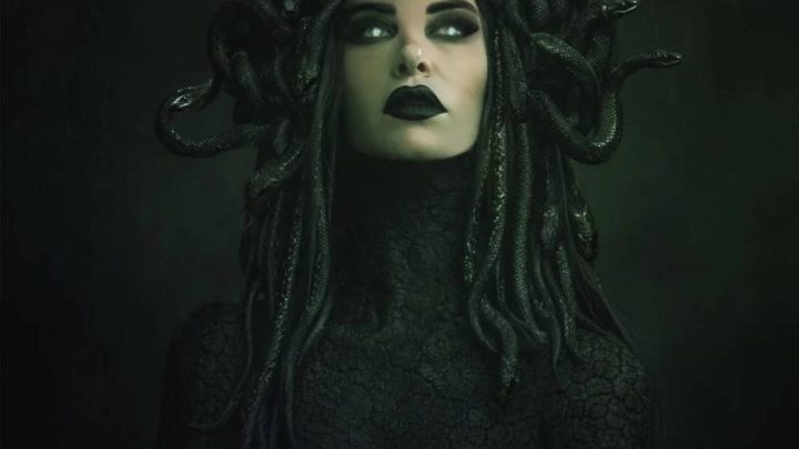 Medusa, STITCHED UP HEART