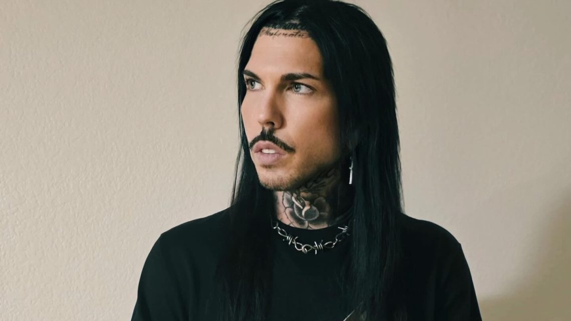 VAMPIRES EVERYWHERE!, nouveau vidéoclip « Your Black Heart » à découvrir