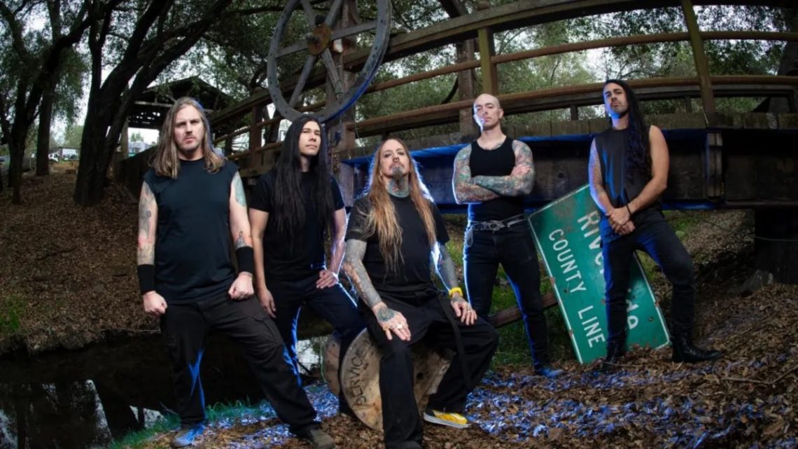 DEVILDRIVER, nouveau vidéoclip « Dead in the Water » à découvrir, nouvel album annoncé
