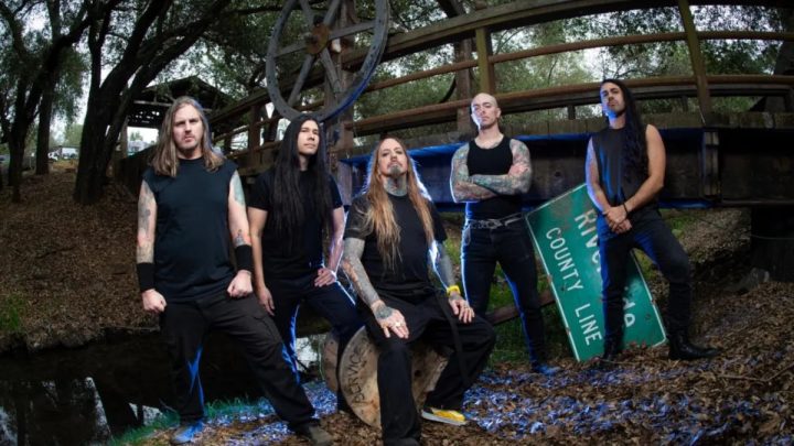 DEVILDRIVER, nouveau vidéoclip « Dead in the Water » à découvrir, nouvel album annoncé