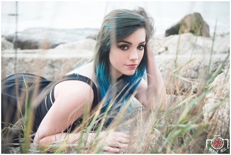 Florianne, BLUE STONE