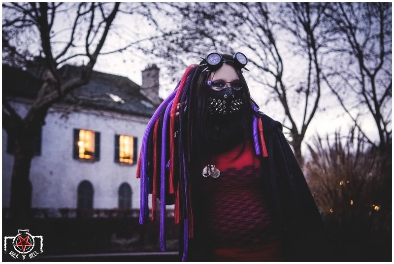 Rose Noire, C.Y.B.E.R.I.N.G