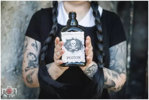 Smells like poison - Addams theme