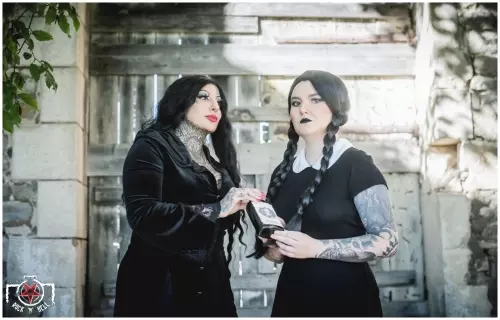Smells like poison - Addams theme