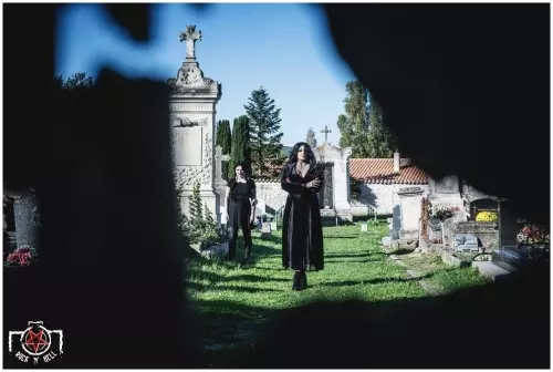 Smells like poison - Addams theme