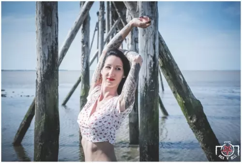 Fanny - Seaside
