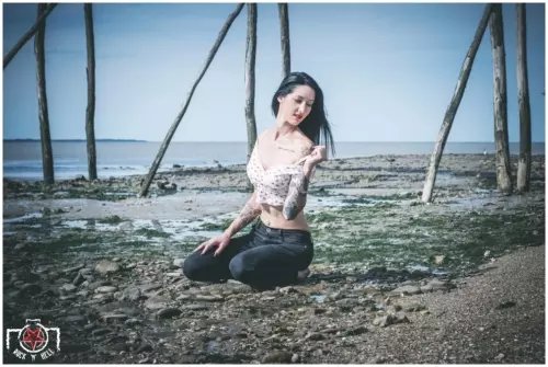 Fanny - Seaside