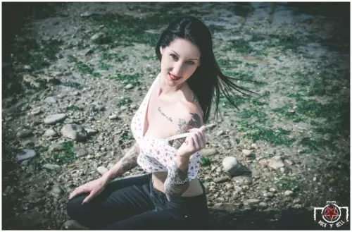 Fanny - Seaside