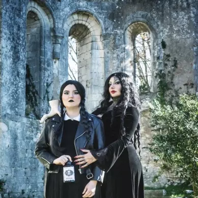 Smells like poison - Addams theme