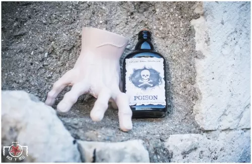Smells like poison - Addams theme