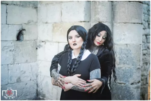 Smells like poison - Addams theme