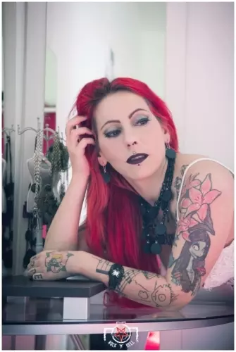 Elodie, RED LIGHT