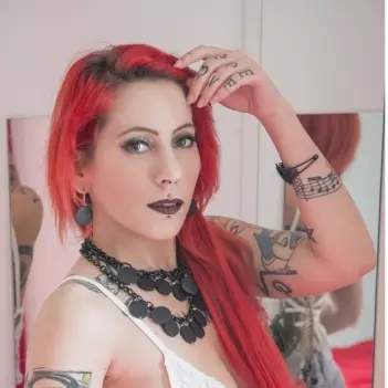Elodie, RED LIGHT
