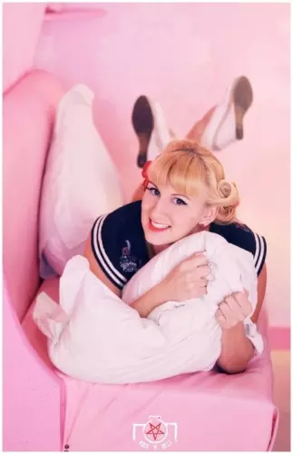 Ludy, PIN UP WENT DOWN