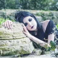 Claire B., DEAD ROSES