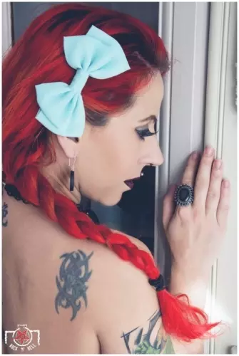 Elodie, RED LIGHT