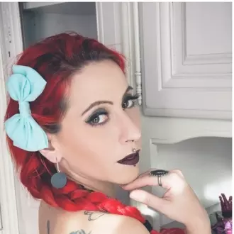 Elodie, RED LIGHT