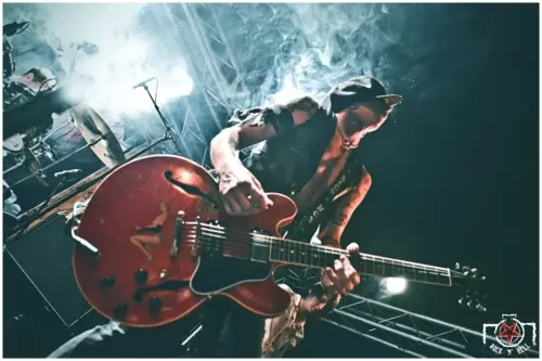 Dregen (Backyard Babies) @ La Boule Noire, Paris 04.12.2013