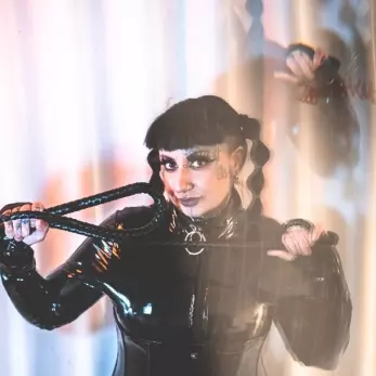 Dominize - Anna