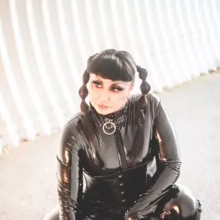 Dominize - Anna