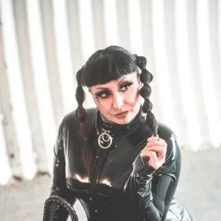 Dominize - Anna