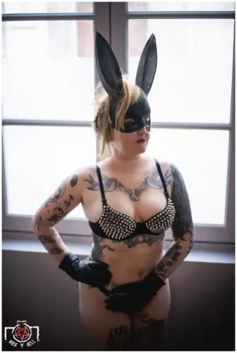 Mary FOLLOW THE BLACK RABBIT