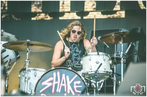 Tyler Bryant & The Shakedown @ Hellfest 2022