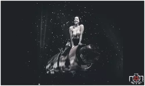 Dita Von Teese, Glamonatrix show @ Théâtre Fémina, Bordeaux 12.05.22