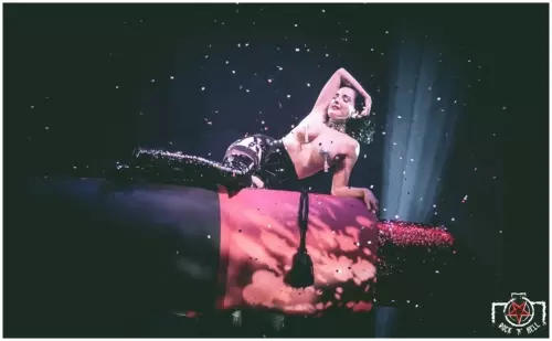 Dita Von Teese, Glamonatrix show @ Théâtre Fémina, Bordeaux 12.05.22