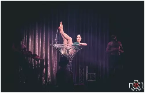 Dita Von Teese, Glamonatrix show @ Théâtre Fémina, Bordeaux 12.05.22