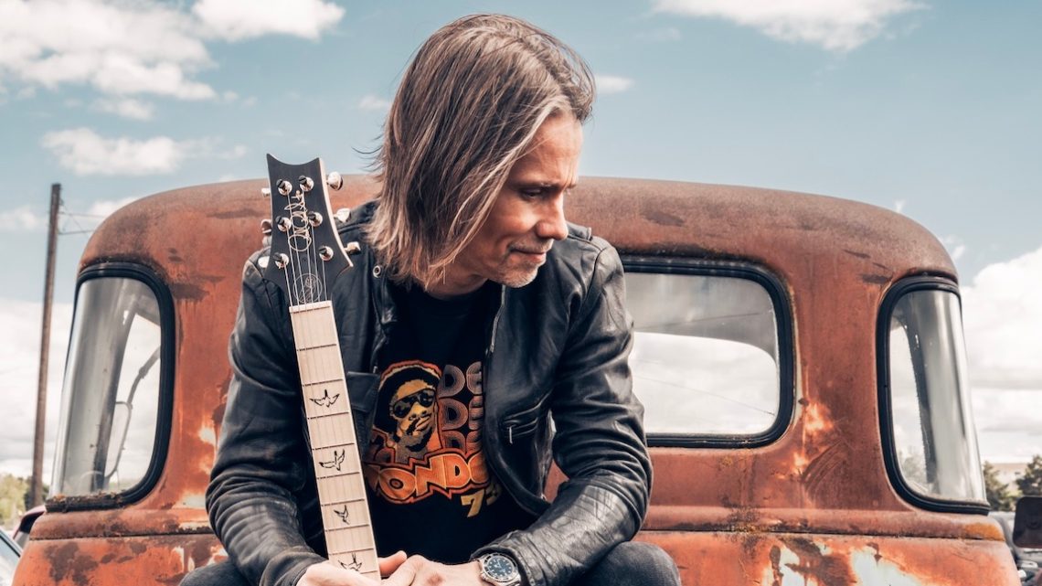 MYLES KENNEDY, nouvelle lyrics video “Saving Face” à découvrir, nouvel album imminent, 1 date en France