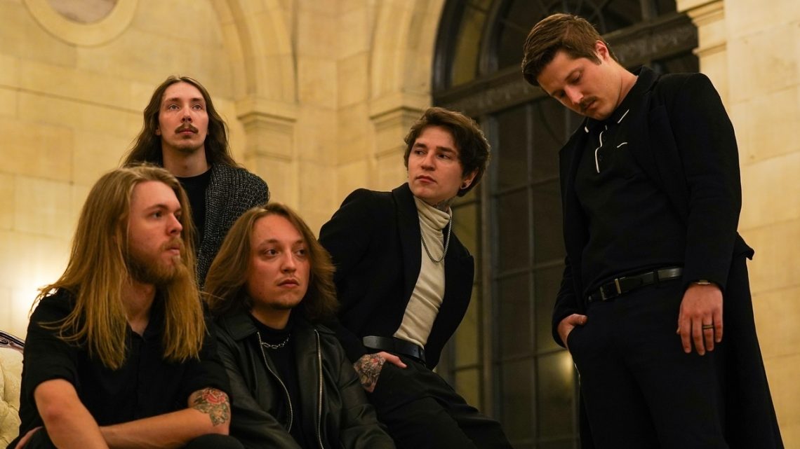 MIDWINTER, nouveau vidéoclip « Champagne » à découvrir