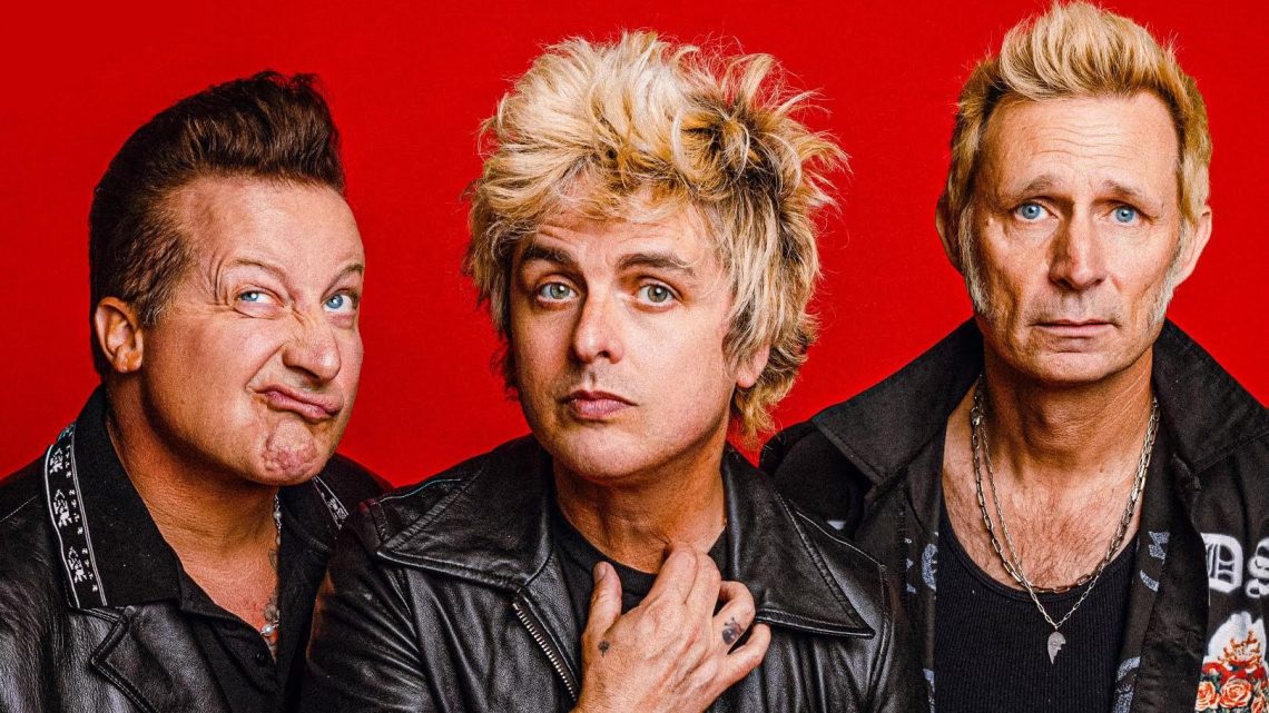 GREEN DAY sur scène pour l&rsquo;ouverture du Super Bowl 2026, revivez leur performance