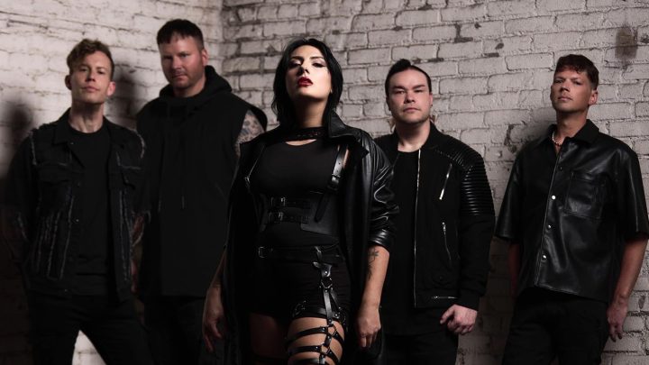 EVA UNDER FIRE, nouveau vidéoclip « Villainous » feat Maria Brink à découvrir, nouvel album annoncé