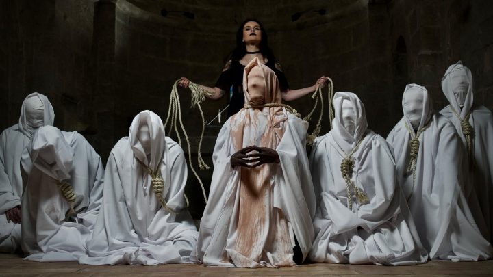 AKIAVEL, nouveau vidéoclip « Dance with Monsters » à découvrir, nouvel EP annoncé