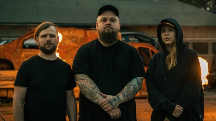 BLACKTOOTHED, nouveau vidéoclip « Tell Me I’m Not Alone » à découvrir