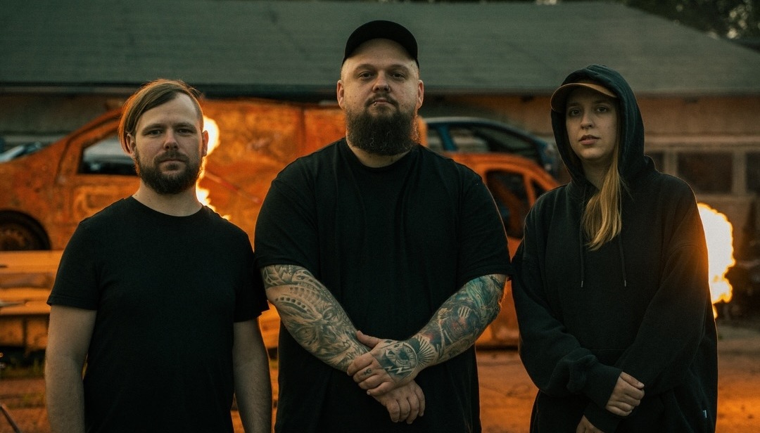 BLACKTOOTHED, nouveau vidéoclip « Tell Me I’m Not Alone » à découvrir
