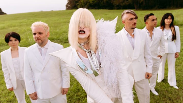 KIM DRACULA, nouveau vidéoclip « Molecular Conversion » à découvrir, 2 dates en France, nouvelle signature chez Rise Records