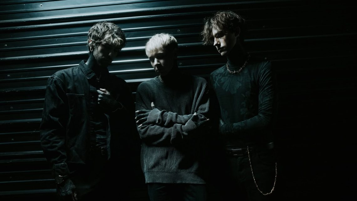GLASSWAVES, nouveau vidéoclip « Swarm.ING_ » à découvrir, premier album annoncé
