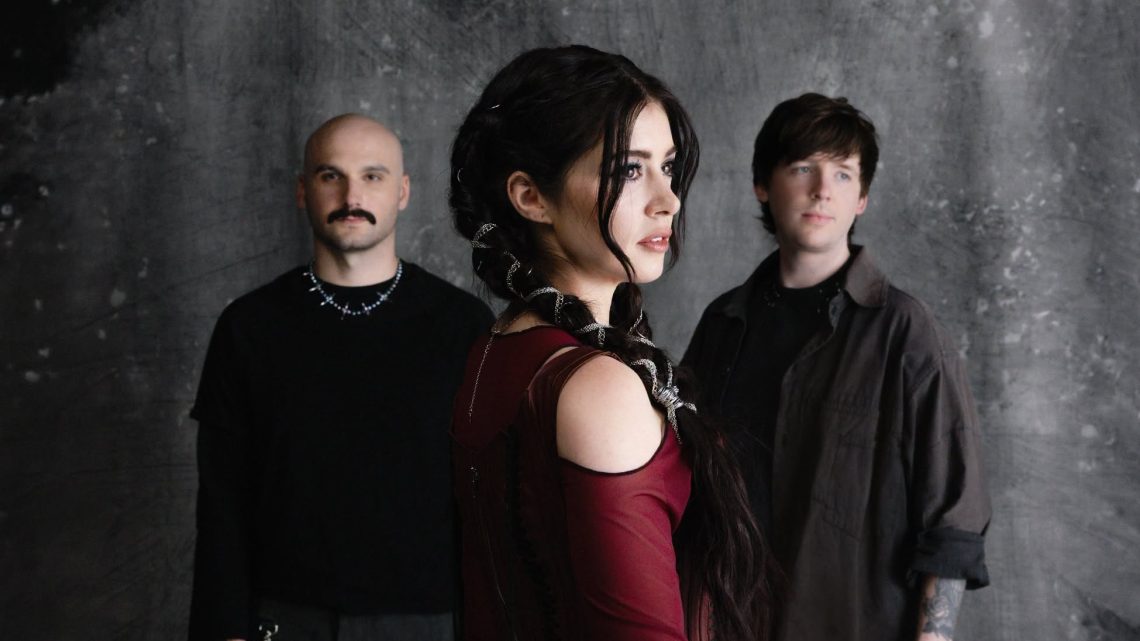 AGAINST THE CURRENT, nouveau vidéoclip « Protégé » à découvrir, nouvel album annoncé, 1 date en France