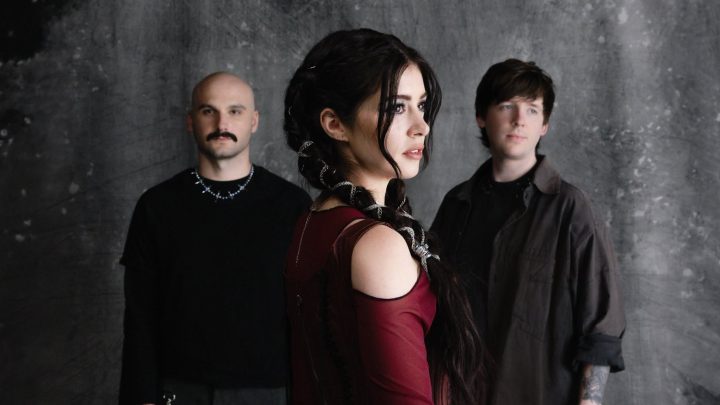 AGAINST THE CURRENT, nouveau vidéoclip « Protégé » à découvrir, nouvel album annoncé, 1 date en France