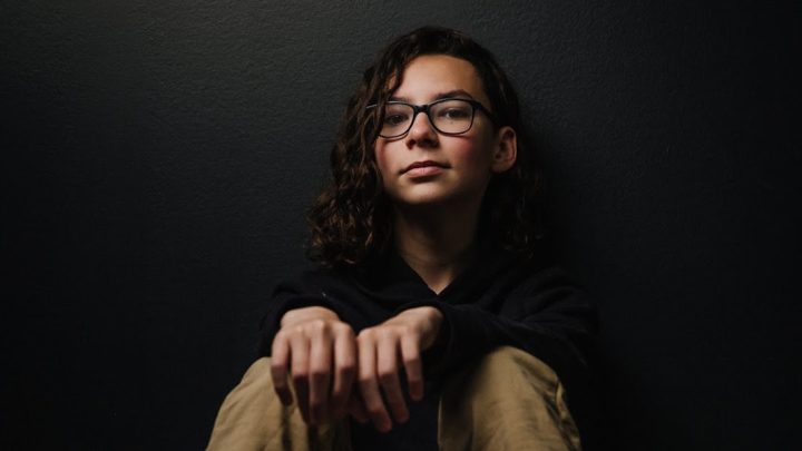 KAGE ARCHER, nouveau vidéoclip « Static In My Head » à découvrir