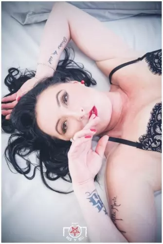 Annabel B., COME ON BABY, LIGHT MY FIRE