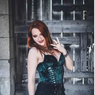 Halloween - Chapter I - VAMPYRES (BITE ME)